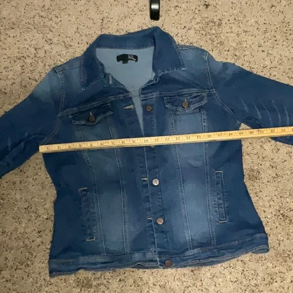 Classic Blue Denim Jacket - Picture 5 of 8